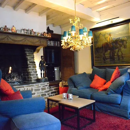 Charming House With Fireplace Holiday home