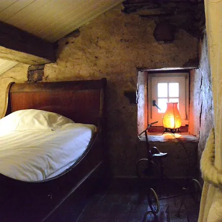 Charming House With Fireplace Bievre
