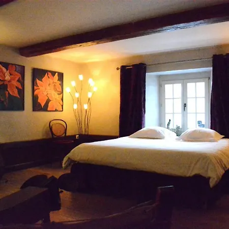 Charming House With Fireplace Holiday home *