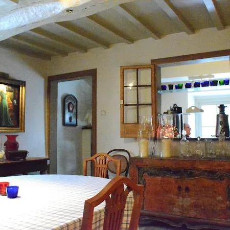 Charming House With Fireplace Holiday home *